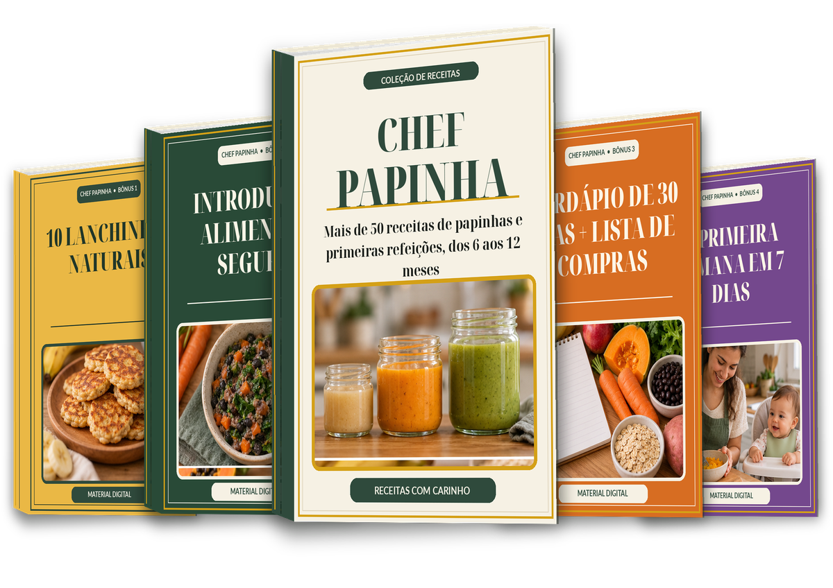 Mockup do kit Chef Papinha com 5 e-books 3D em pé, capas creme e verde com folhas, o livro principal Chef Papinha com mais de 50 receitas de papinhas e primeiras refeições dos 6 aos 12 meses, potinhos de papinha de abóbora, ervilha e beterraba e uma colher de silicone